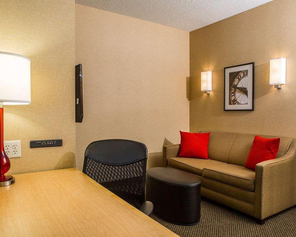 Cambria Hotel Traverse City Habitación foto