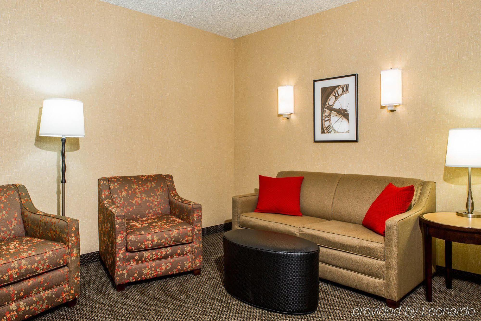 Cambria Hotel Traverse City Exterior foto