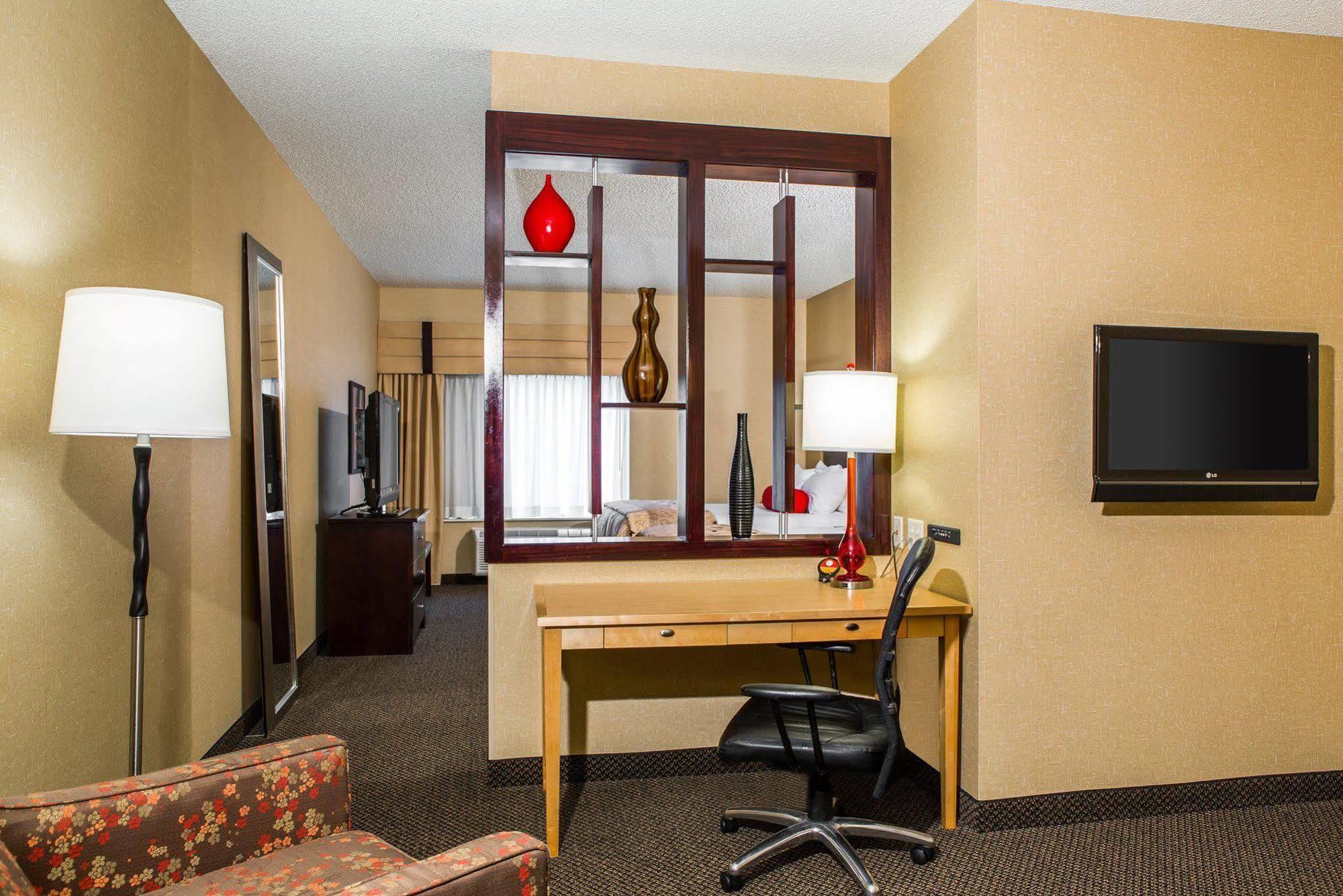 Cambria Hotel Traverse City Exterior foto