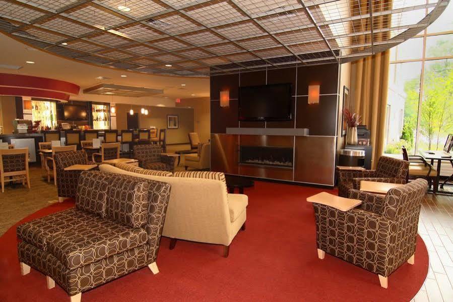 Cambria Hotel Traverse City Exterior foto